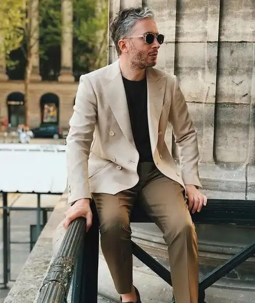 男人穿什么衣服最吸引女人呢,四十岁的女人穿什么衣服减龄(他是最会穿