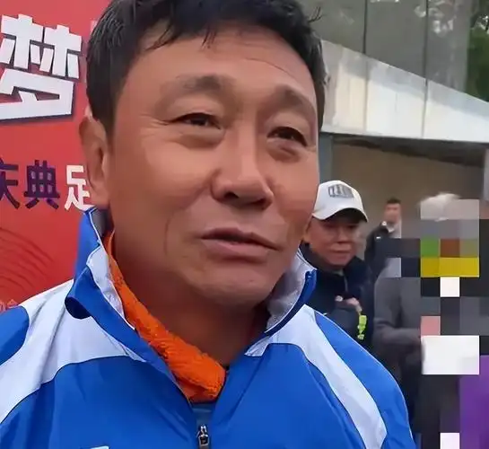 那英前国脚男友高峰,现状如何?