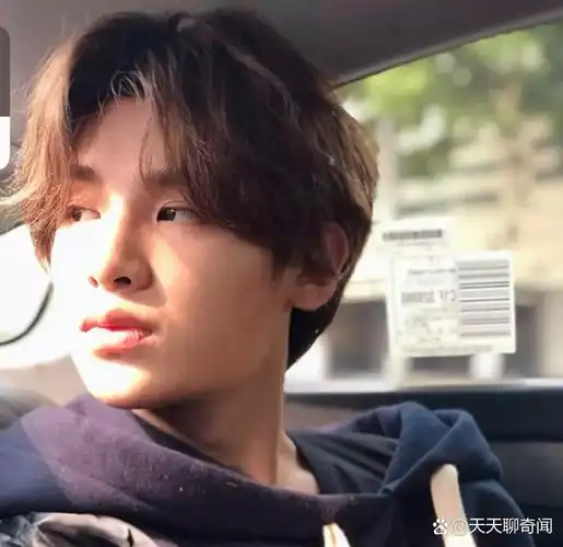 黄明昊优质头像