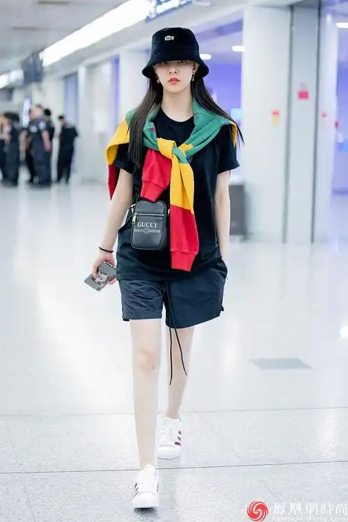 绚丽春夏女明星也脱不掉的酷黑运动装跟着穿coolbro