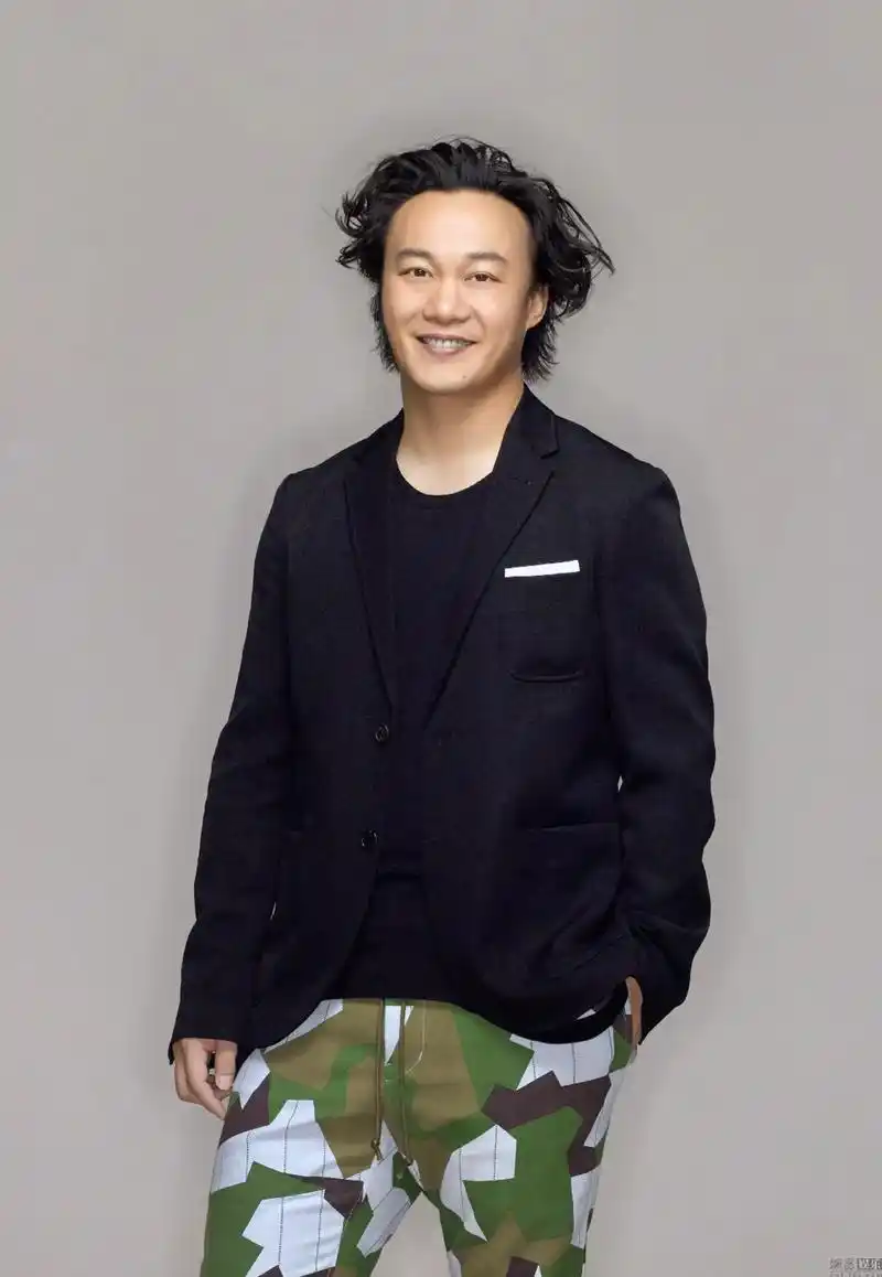 陈奕迅面相分析.三停比例均匀,骨肉均匀,脸型方正,入金行人格 - 抖音