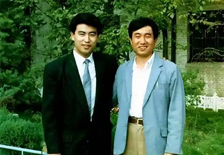 电视主持人张宏民,主持32年0失误,60岁不结婚生活潇洒_播音_工作_机会