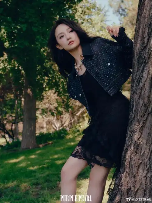 欢娱影视演员@吴佳怡_six《purple pearl》八月刊大片今日释出.