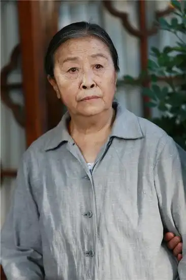 丑娘张少华高龄生病住院无一人照顾原因竟是