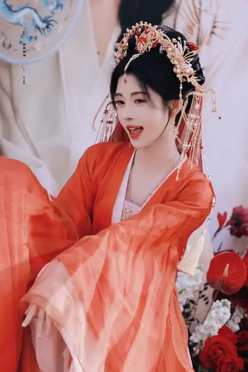 鞠婧祎 |#千香#    鞠婧祎 《千香》杀青路透96  一身红衣的姜黎飞