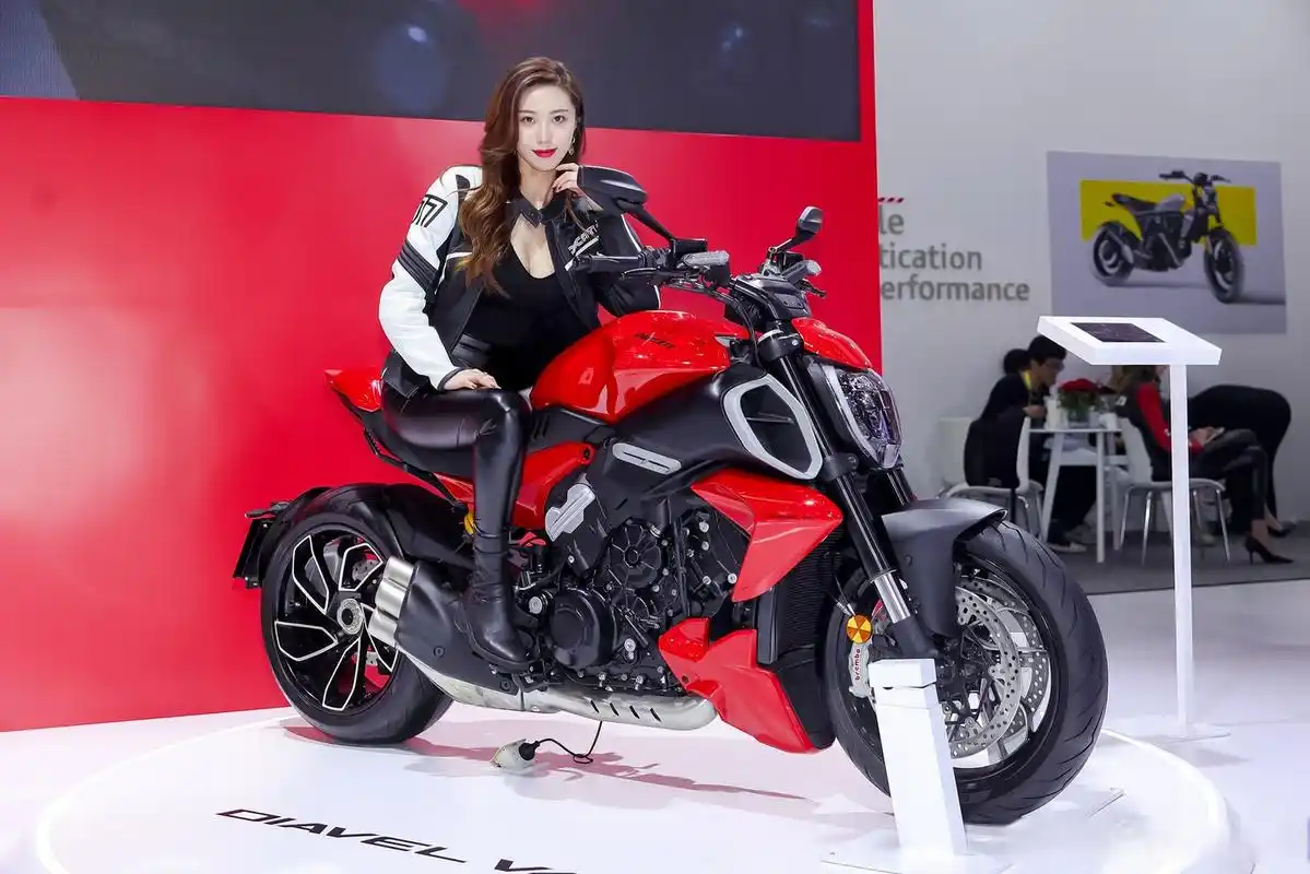 杜卡迪为什么卖得贵,应该跟车模有关系.#2023北京摩展