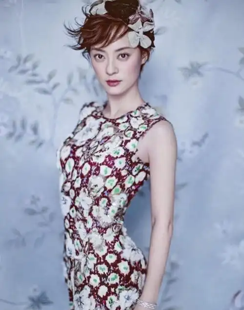 孙俪留起长发如"整容",气质飙升还减龄,邓超改造太成功了插图4