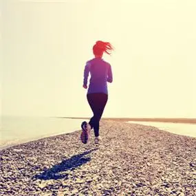 唯美女人跑步奔跑励志图片头像