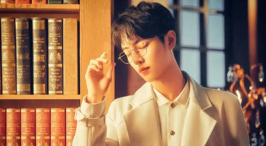 神仙颜值,肖战侧颜也太好看了吧!