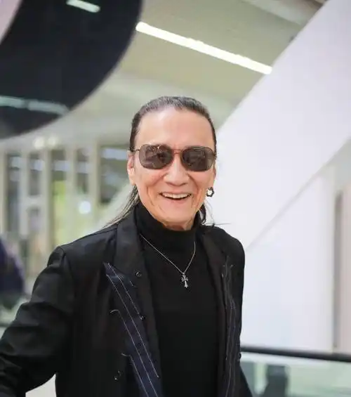 狄波拉的改命史,流连于谢贤,何鸿燊之间的弃婴,没你想的那么简单_香港