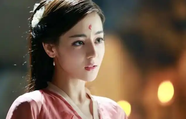 迪丽热巴有演技有颜值,为什么到《极限挑战》会挨骂?