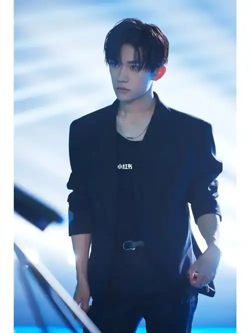 每日一玺爱豆易烊千玺越来越罕见了