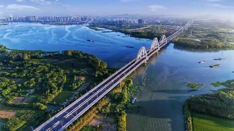 宜兴又登新华日报整版