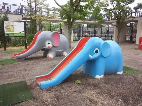 不会有心理阴影吗?网友分享视觉上超血腥的大象滑梯