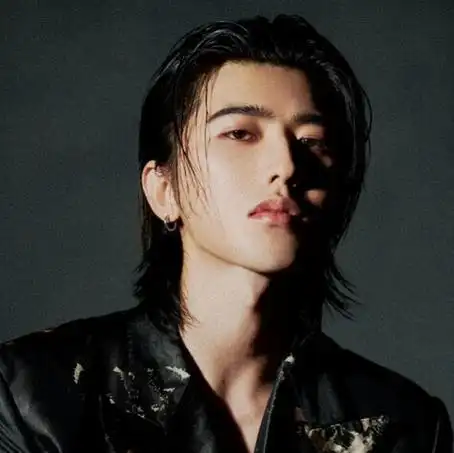 蔡徐坤大尺度照片曝光,画面极其露骨,这脸彻底不要了?_祖儿_机会_路线