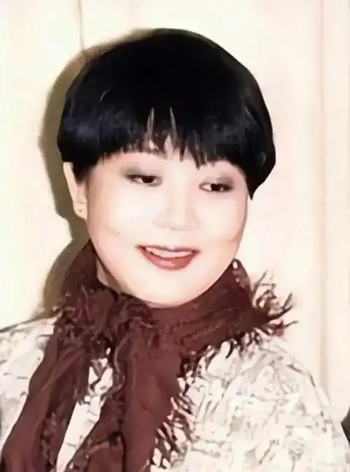 小品女王杨蕾9次上春晚和戴志诚离婚20年至今单身无儿无女