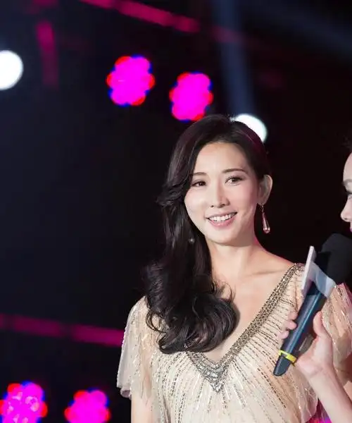 时光不老,美人如昔-46岁的林志玲依旧美丽动人