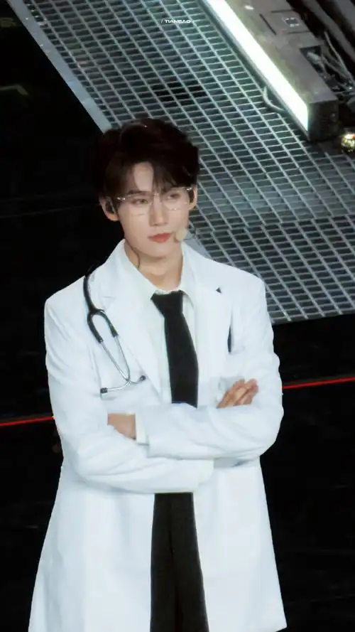 景文很爱做作业@时代少年团-张真源#张真源奔跑吧