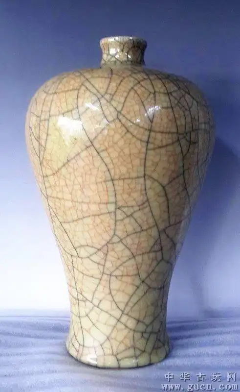 陶器瓷器 藏品尺寸/规格:高;35厘米口径;5厘米底径;12厘米 哥窑梅瓶本