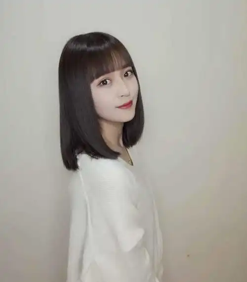 长脸女生适合发型(适合长脸的发型有哪些短发)