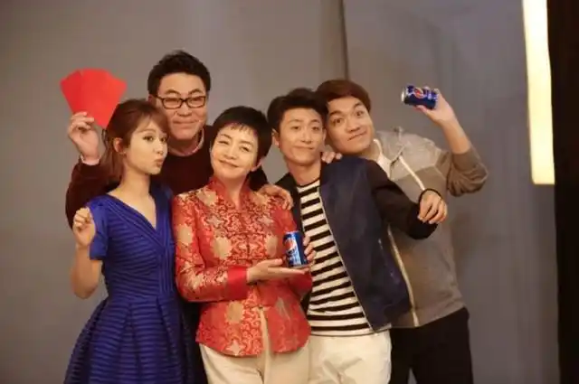 但随着第三季夏雪的演员更换,《家有儿女》的热度也早已大不如前,但不