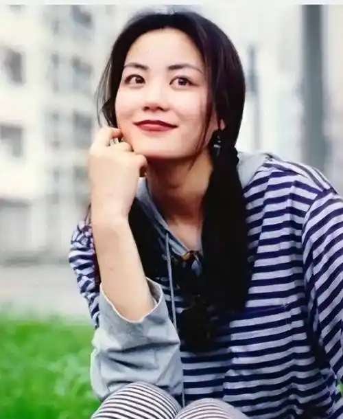 年轻时候的王菲,放到现在也是王炸!