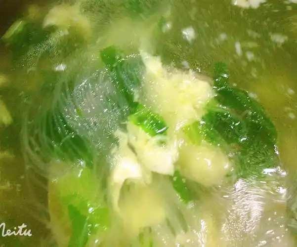 午餐,大骨白菜粉丝蛋花汤