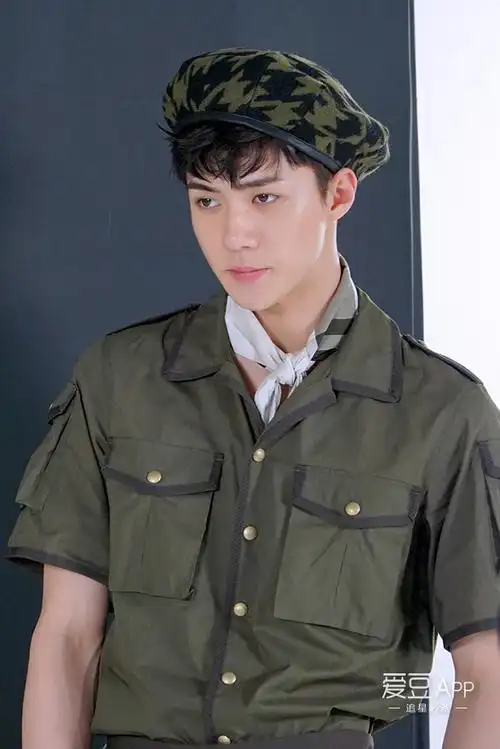 [exo][分享]161223 vogue拍摄花絮照公开:既然烤地瓜都不管了 那勋勋