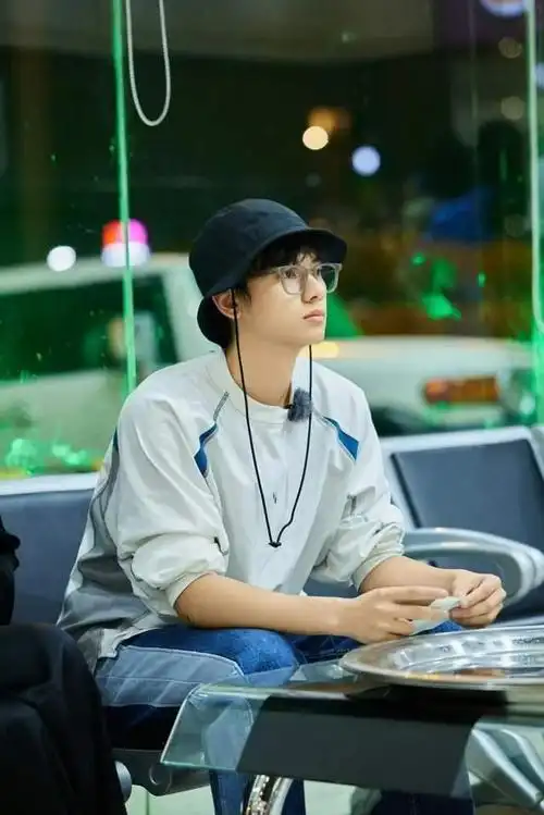 同样是《花少》导游,为何胡先煦比王安宇更吃香?