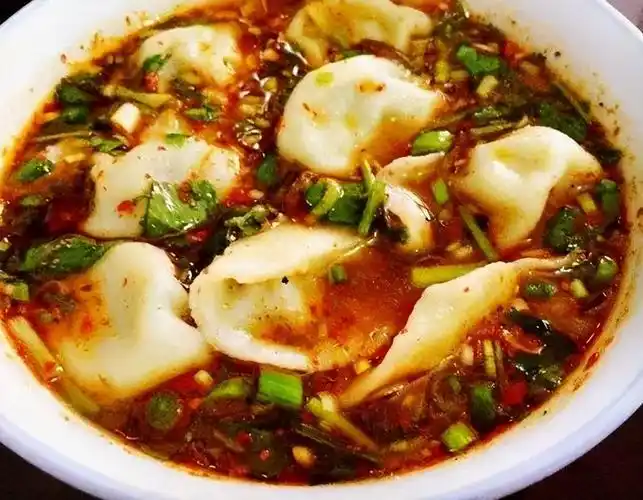 当然不喜欢吃酸汤饺子的话吃干拌饺子也可以!酸汤水