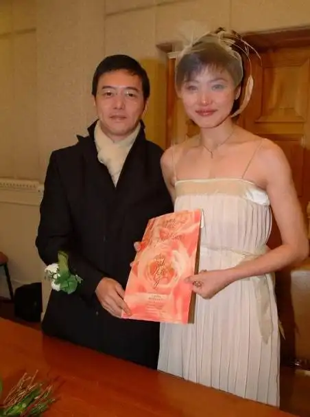 张延夫妇而且最幸运的是,张延的老公张锦程也是她作为主持人的身份