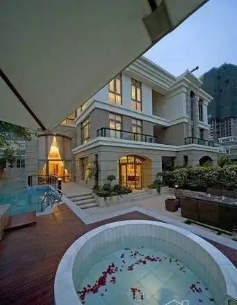 周杰伦豪宅曝光 奢华别墅遭小偷光顾