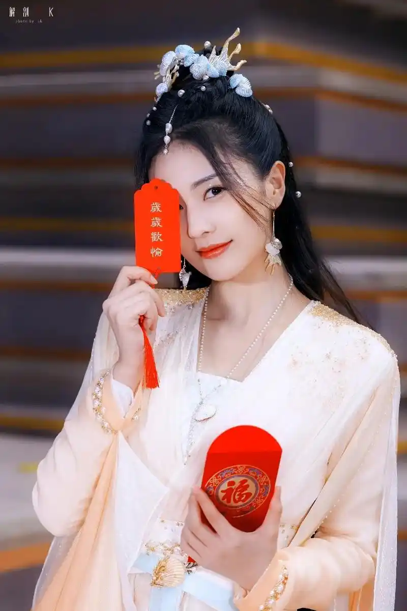 白鹿 #美女壁纸 #白鹿古装 #手机壁纸 爱是一种遇见, - 抖音