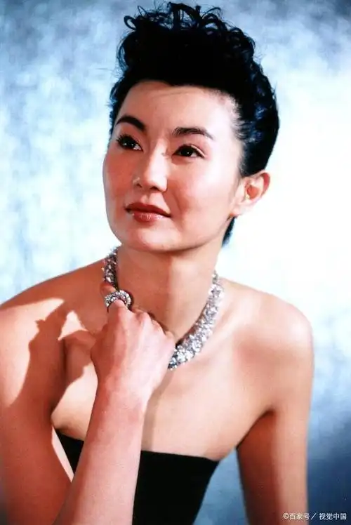 58岁张曼玉近况曝光,住贫民区,不婚无子,过着普通人的生活