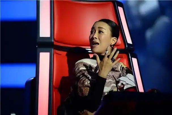 定了!那英放弃《好声音》,转到另一档音综做导师,评委还有高叶