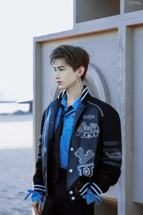 白敬亭海边清冷感大片