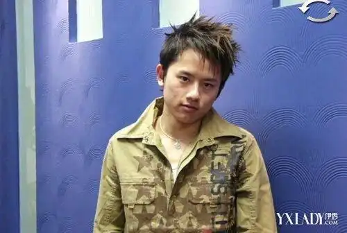 【图】张杰的丑照吓死人 穿着没品位土得掉渣获封闰土称号