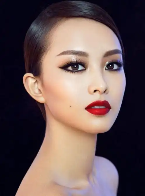 女生晚宴妆-郑州化妆学校-禧年新时尚