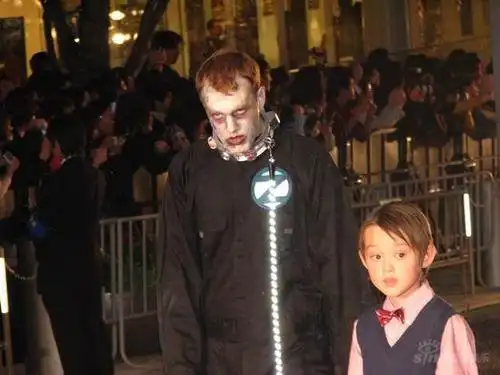 图文:第20届东京电影节开幕--"僵尸管家"