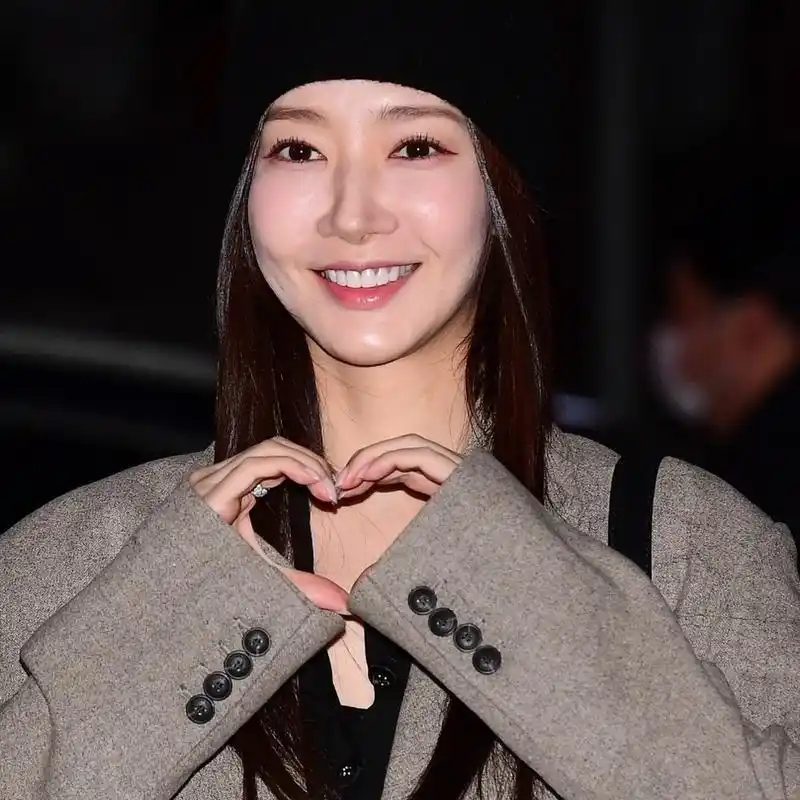 朴敏英,超级耐看的脸,也是李敏镐唯一公开承认的女友