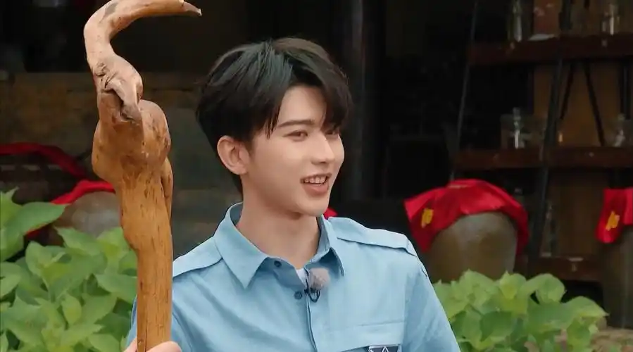 【超清】20220610-跑男s10e05-plus-蔡徐坤cut上期活泼可爱的萌虎队长