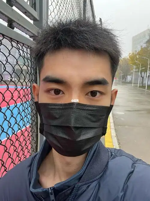 剪发 #短发 #帅哥 #ootd #自拍 #浓眉大眼