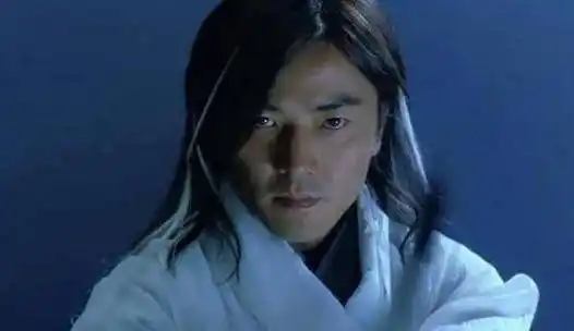 郑伊健在从事演员职业这些年,出演了不少古装角色,不管早期的王重阳