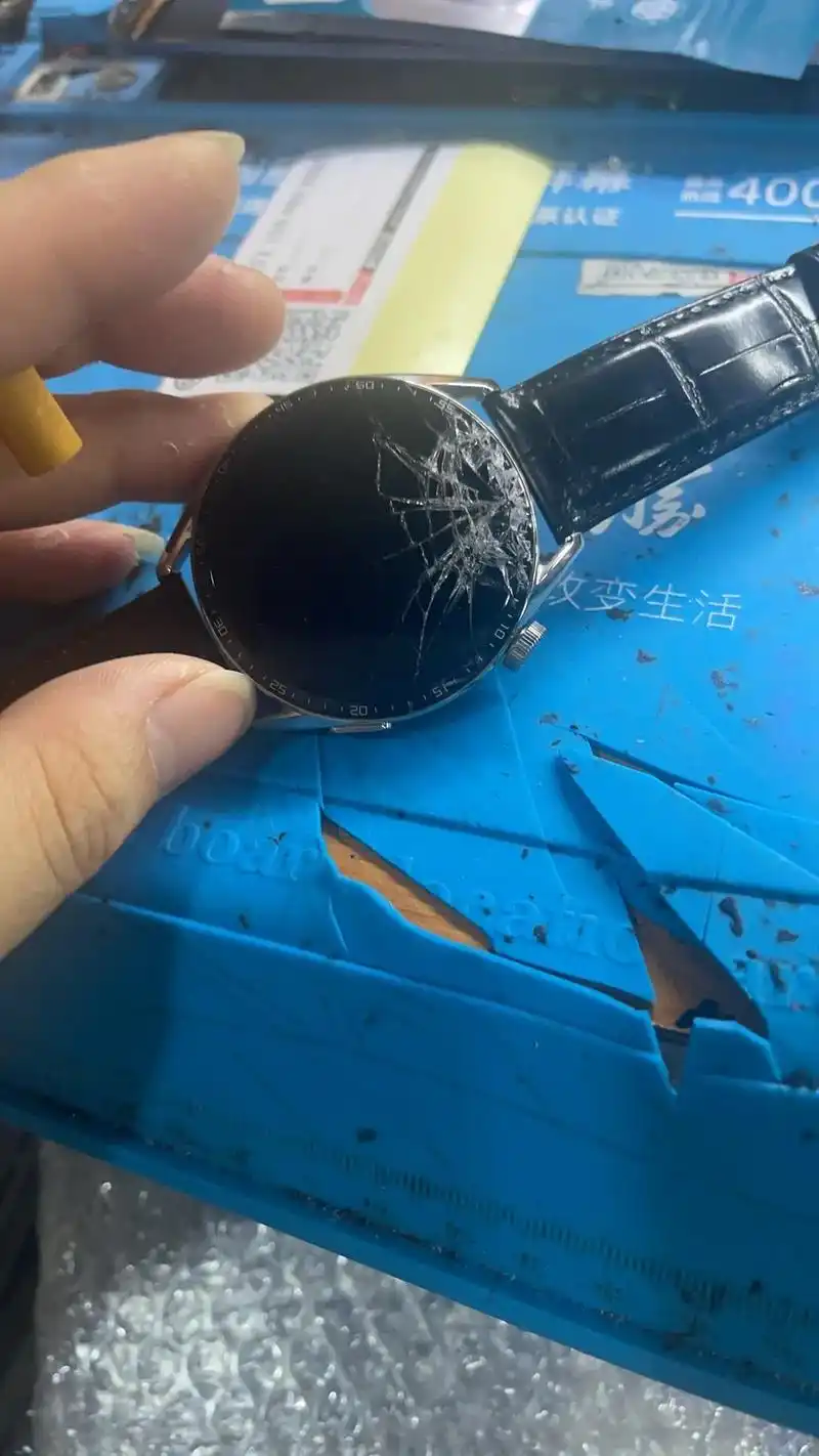 华为手表gt3pro 更换屏幕总成完美修复#手机维修换屏 - 抖音