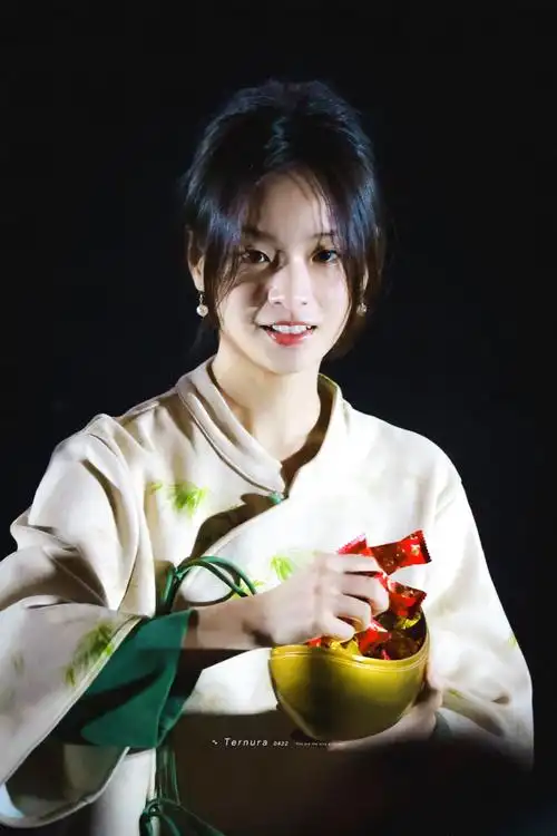 李庚希我们一起摇太阳