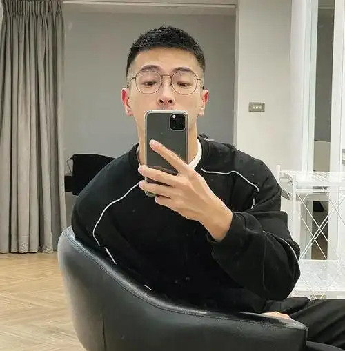 越剪越帅气的男生短发,这5款发型随你挑选,清爽利落尽显潮男范