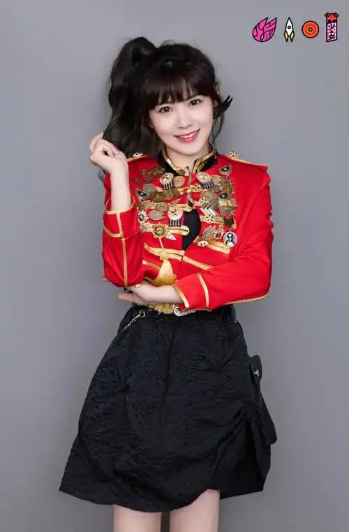 赖美云,1998年7月7日出生于广东省深圳市,中国流行乐女歌手.