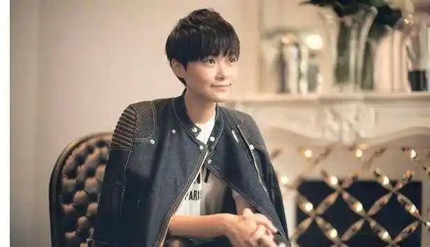 李宇春择偶标准:帅气有内涵,如果遇到心仪的男孩,倒追也无所谓_谢霆锋