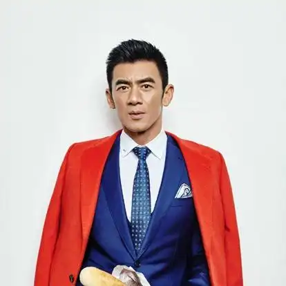 2002年任天野首次主演电视剧《某年某月某一天》,自此开始演艺生涯,同