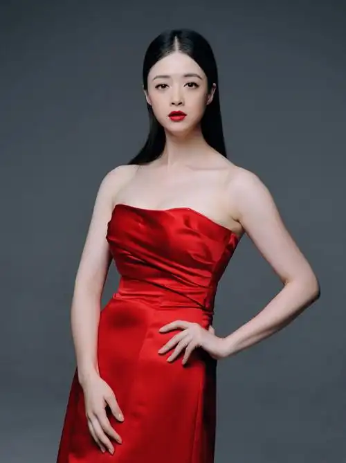 蒋欣,明星华妃烈焰红唇 明星图片